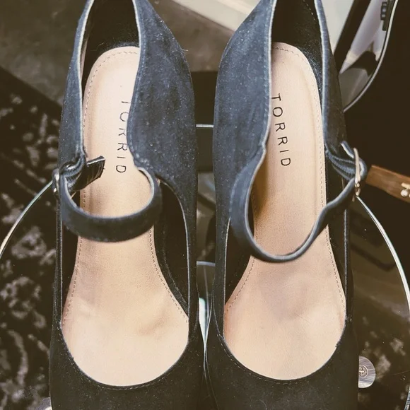 Torrid Wedge Heels | SIZE 9 - Picture 6 of 6